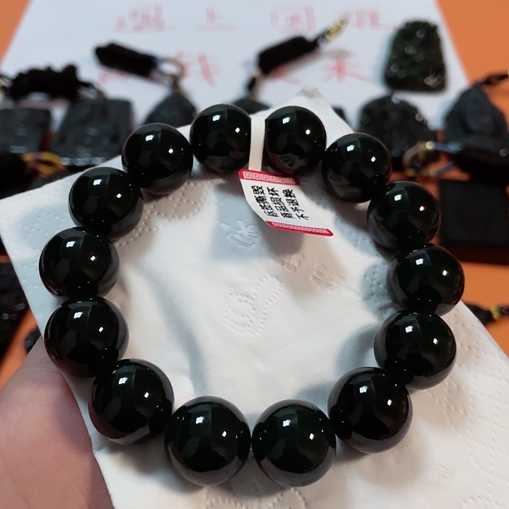 翡翠颈饰未镶嵌D****G翡翠吊坠