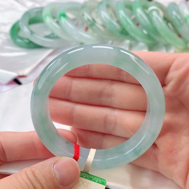 翡翠手镯未镶嵌缅甸A货翡翠手镯