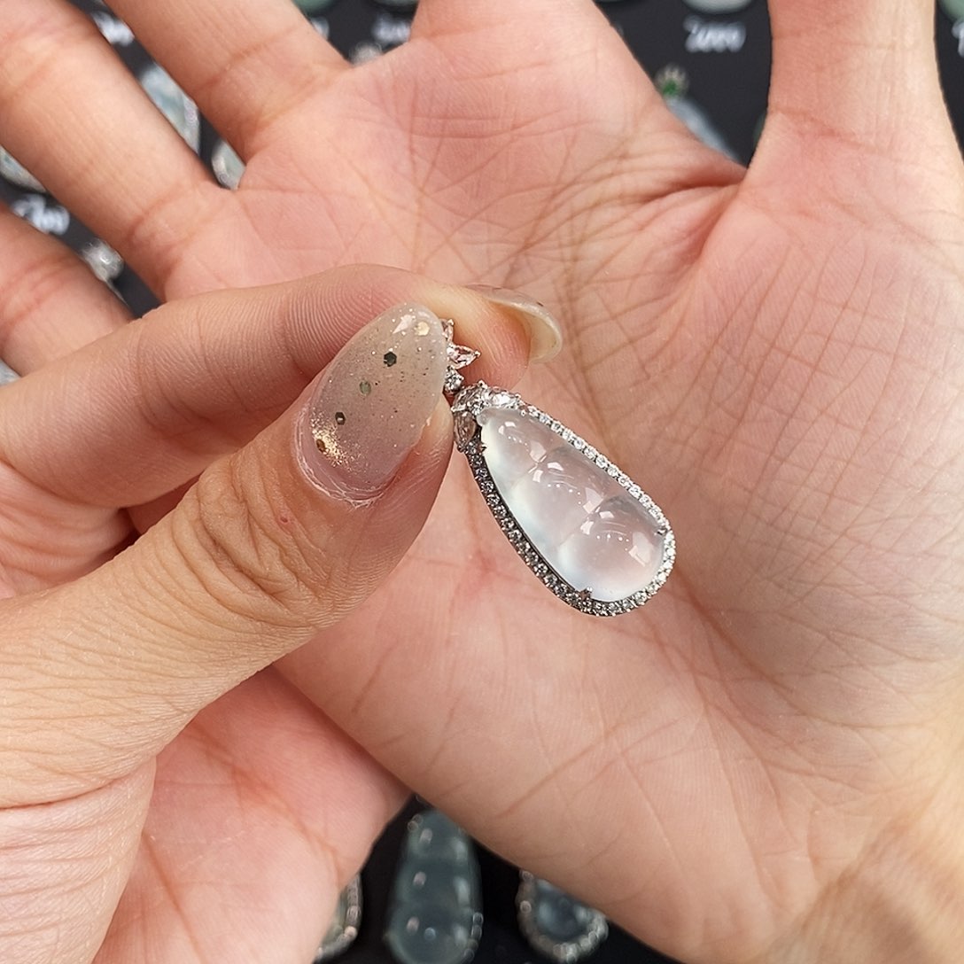 颈饰18K金镶嵌翡翠天然缅甸A货翡翠福豆