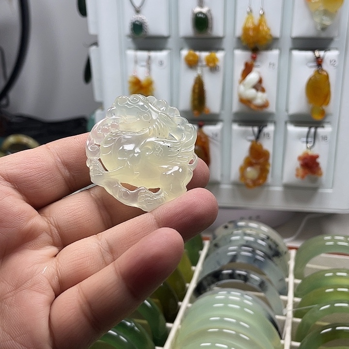 蛇纹石玉合金颈饰