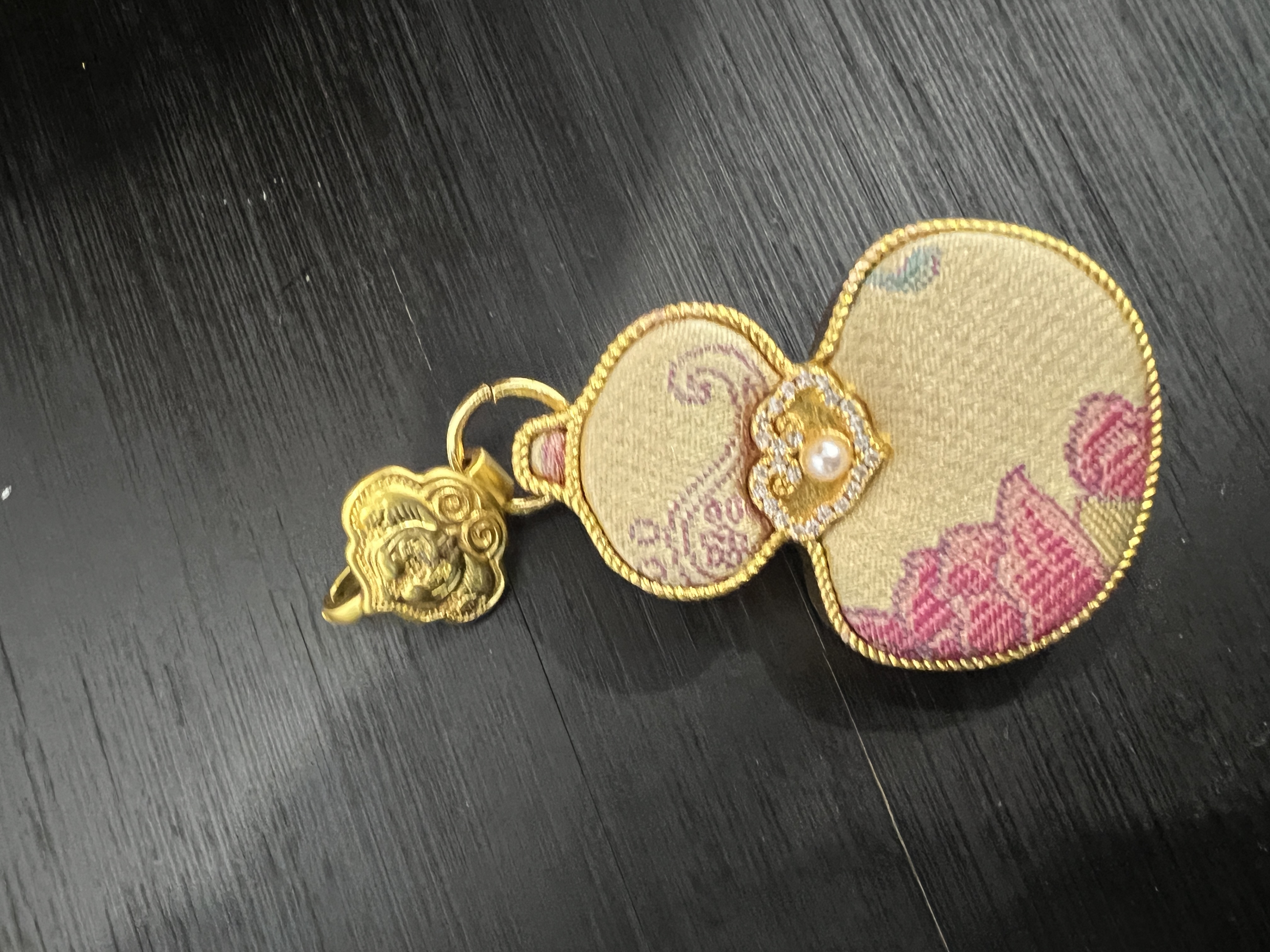 合金布艺吊坠 合金布艺胸针  国风葫芦挂饰胸针