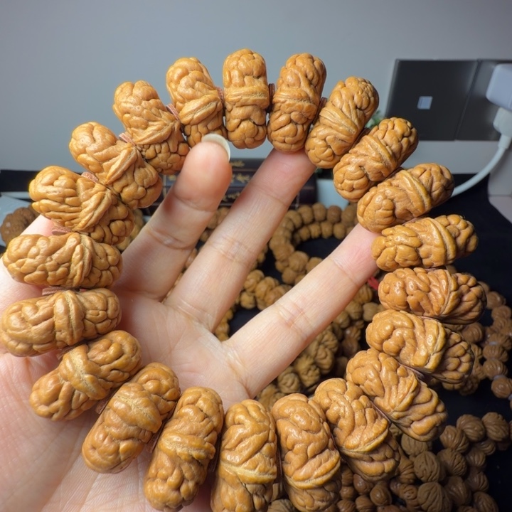 昊***板手串桃核霸王龙手持