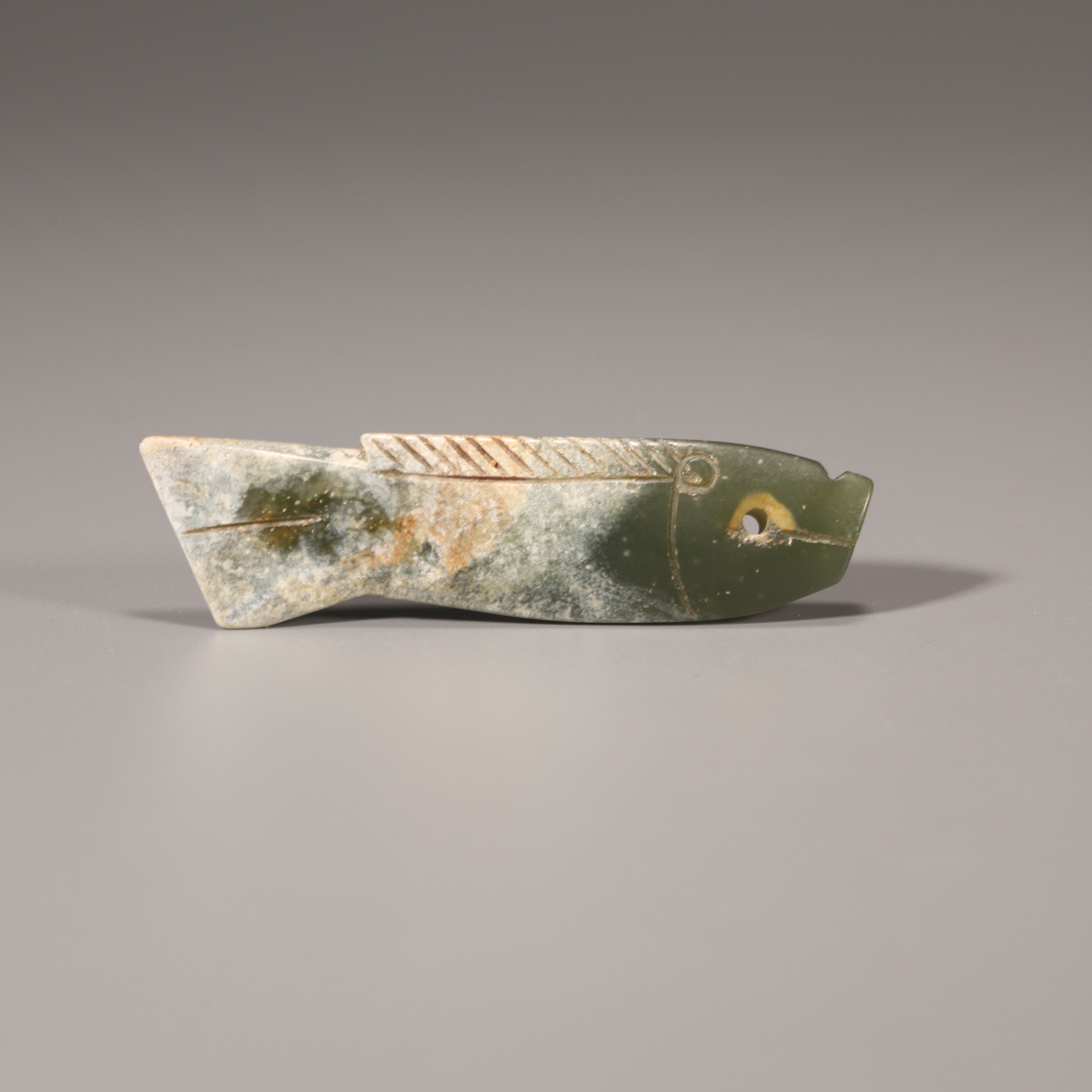 Lot27明代 和田玉鱼形摆件