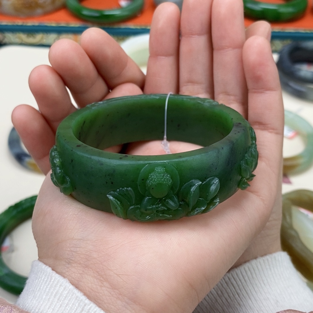 和田玉手镯 定制 56.94 未镶嵌木*