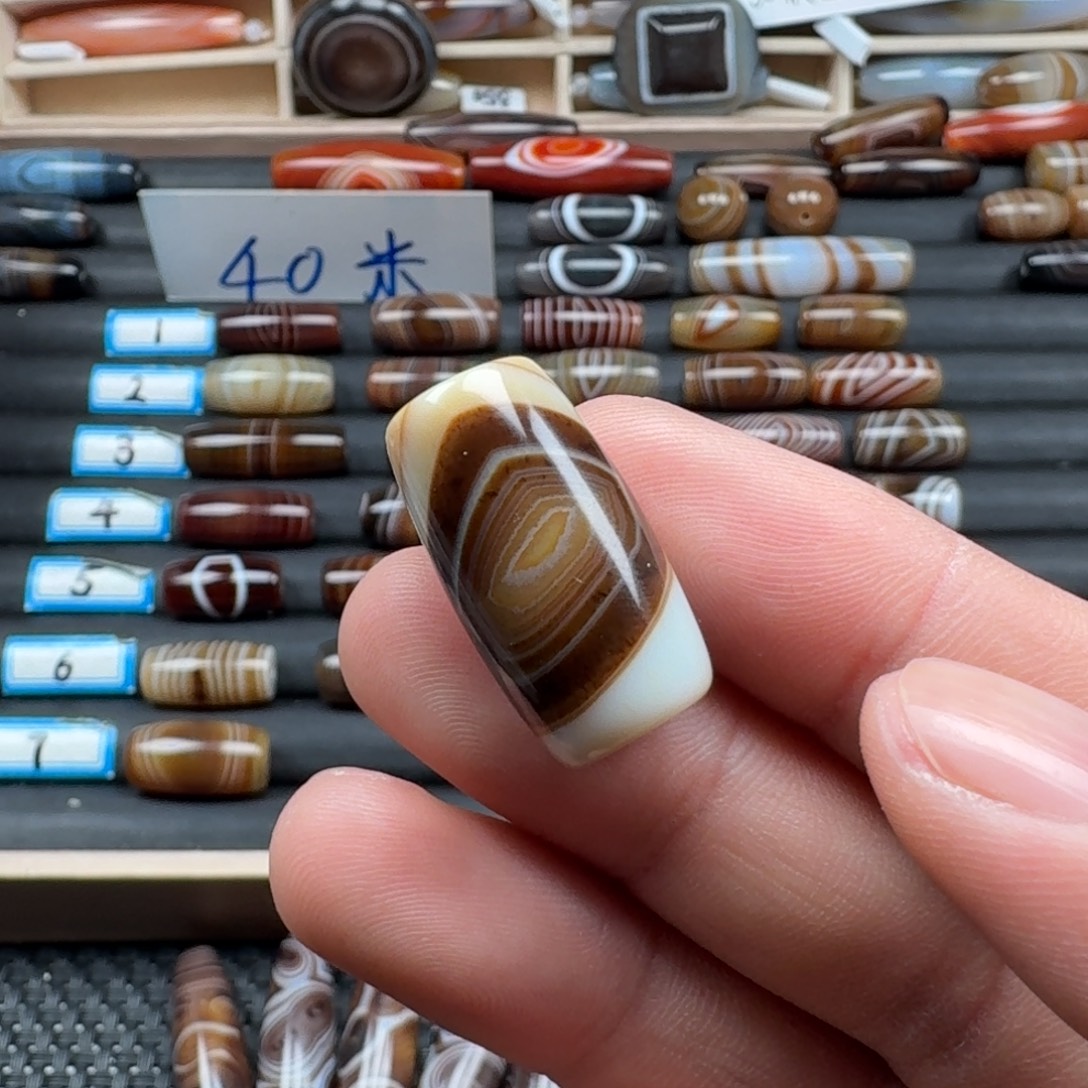 克***蓝玛瑙/玉髓未镶嵌颈饰