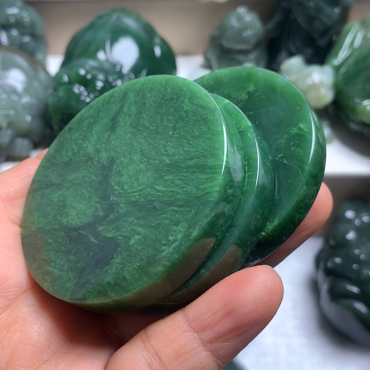 秋***哥和田玉未镶嵌颈饰