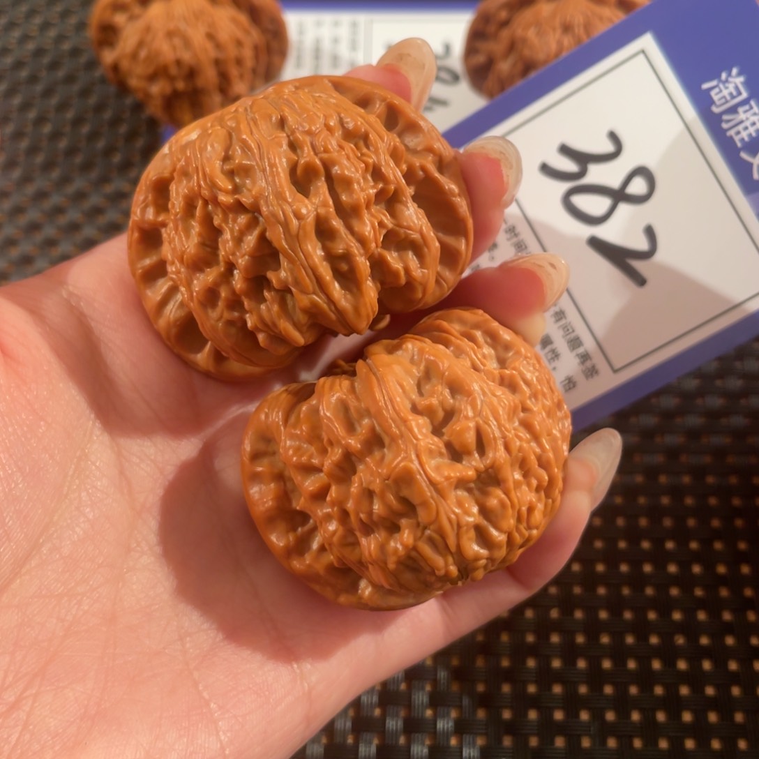 文玩核桃把件382号45尺白狮子