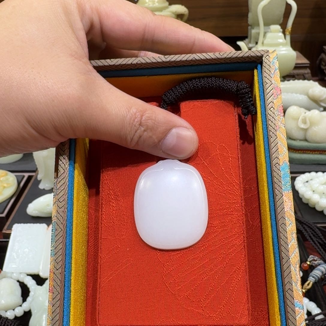 【闪购商品】和田玉挂件未镶嵌?*哥