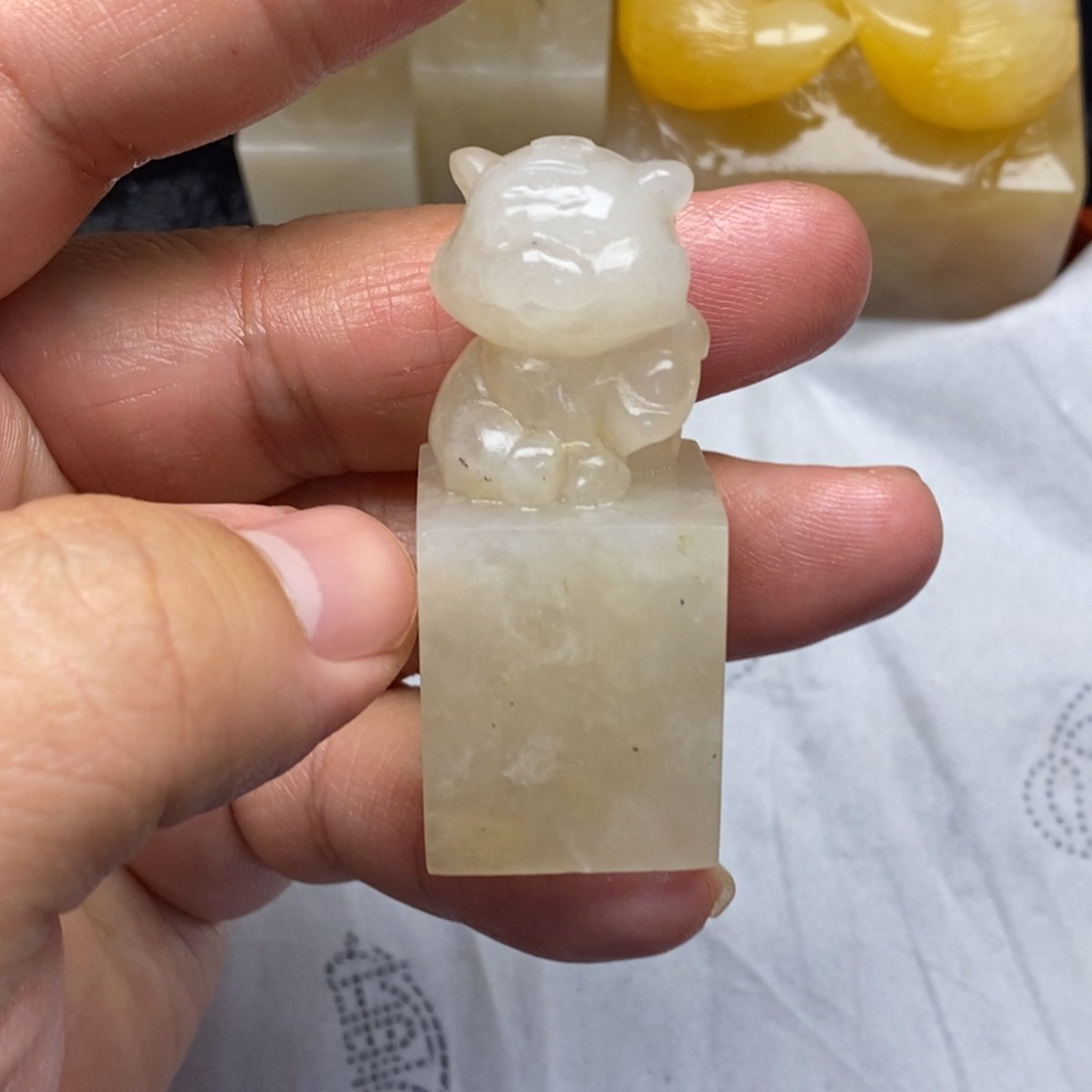 寿山石印石老挝巧雕 虎