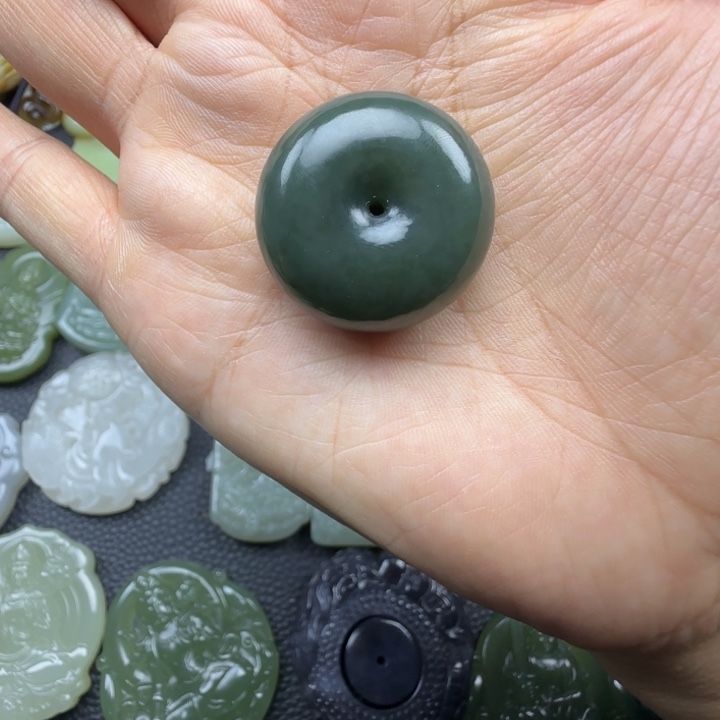 和田玉未镶嵌珠宝奇石