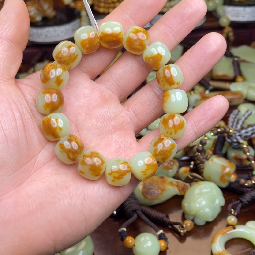 勤***行岫岩河磨玉（透闪石质玉）未镶嵌手链