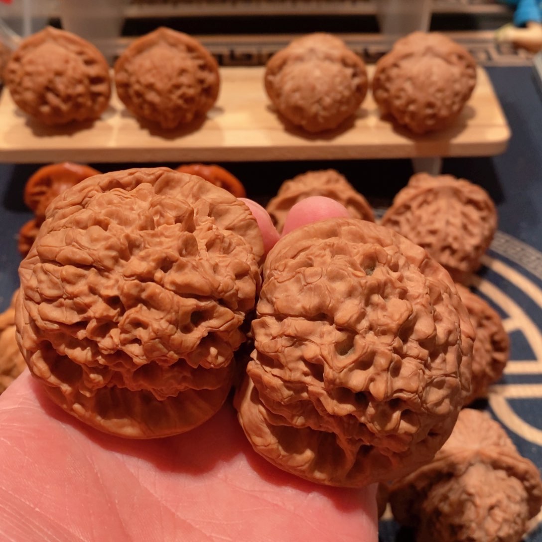 文玩核桃吊坠天****！龙鼎54