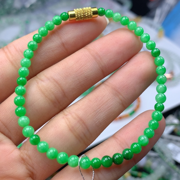 翡翠手镯未镶嵌卡