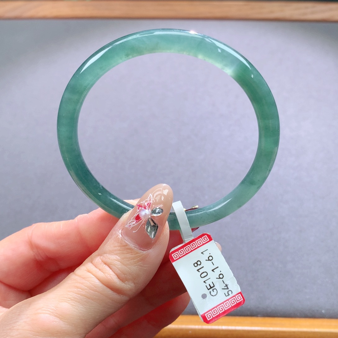 翡翠手镯未镶嵌天然翡翠手镯叮当镯