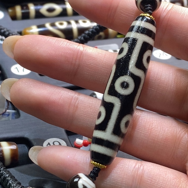 王***深玛瑙/玉髓（覆膜）未镶嵌颈饰