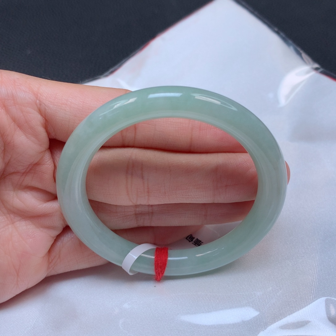 翡翠手镯未镶嵌天然