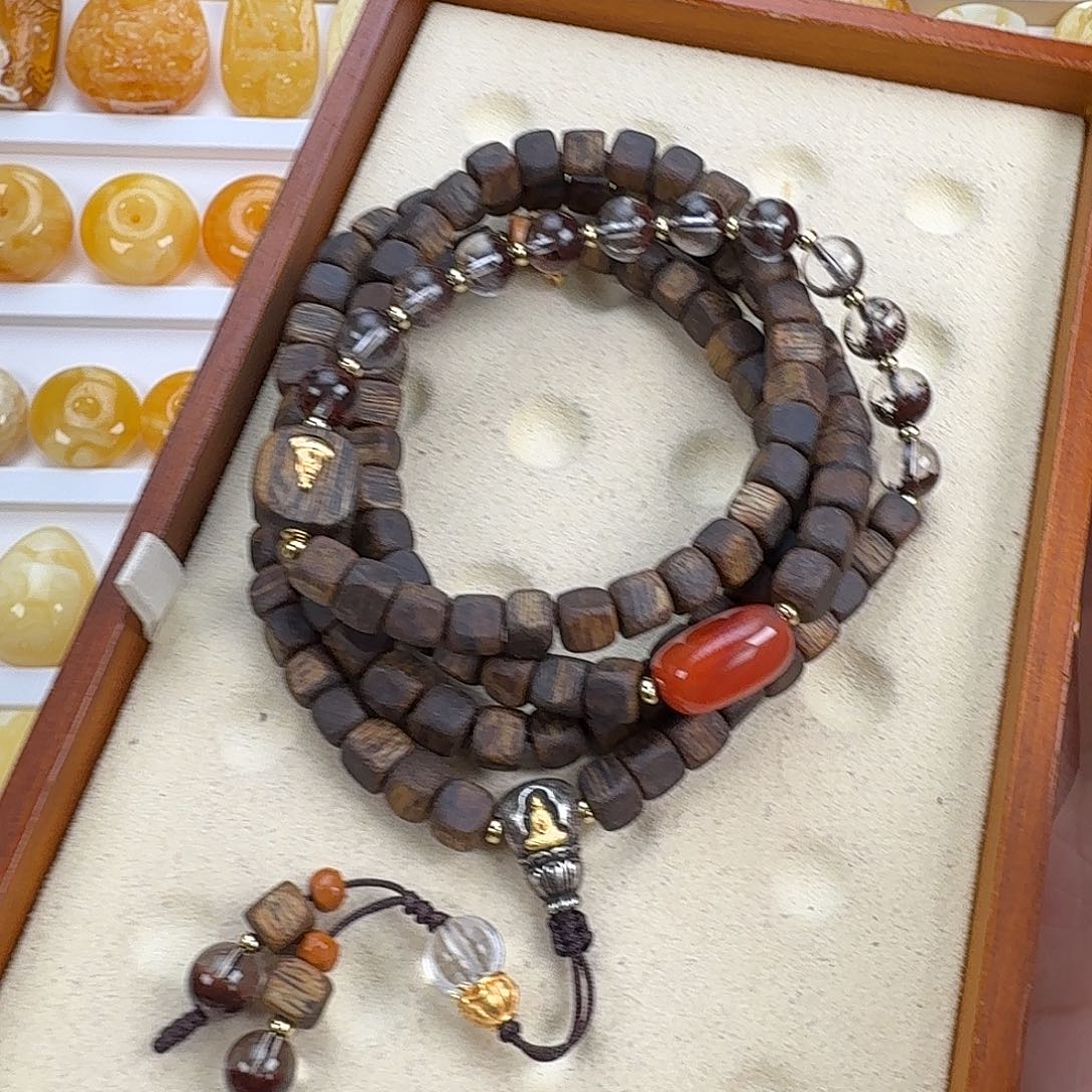 沉香手串未镶嵌水晶