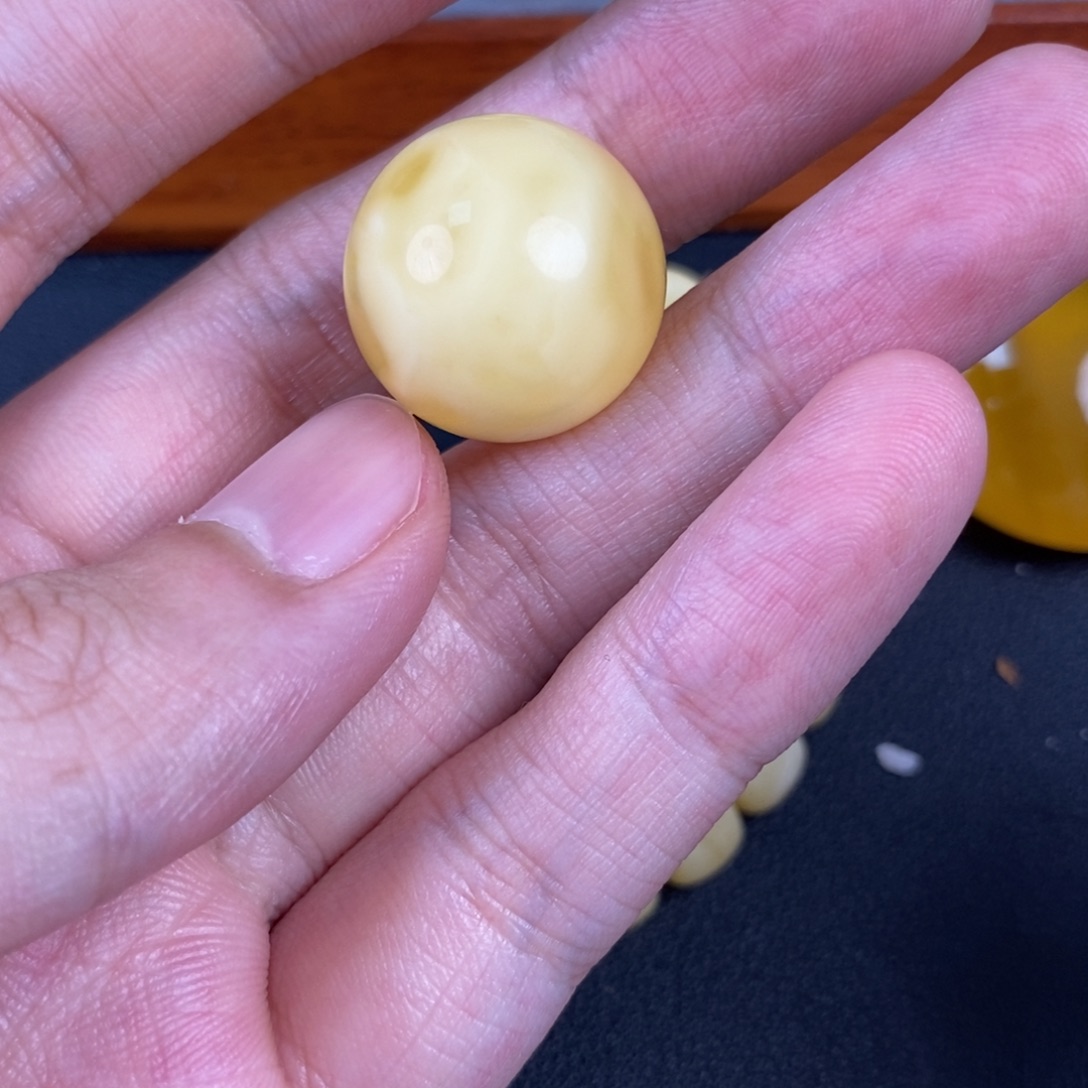琥珀未镶嵌裸石45