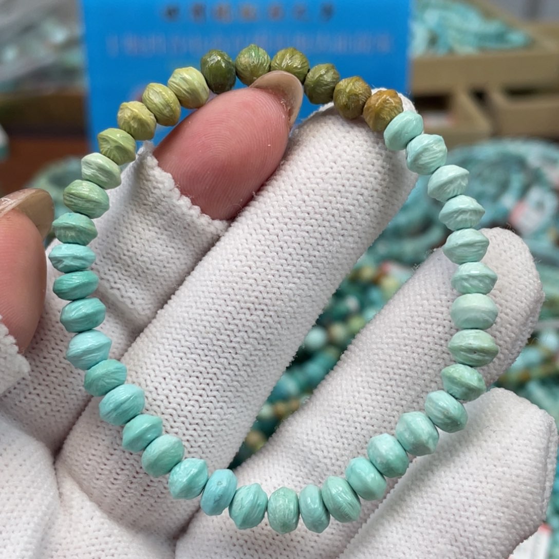 绿松石未镶嵌挂件