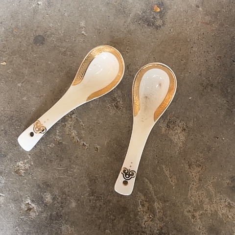 其他瓷勺两个陶瓷