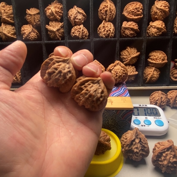 三***。手串/手链核桃核桃，打底，手套，刷子