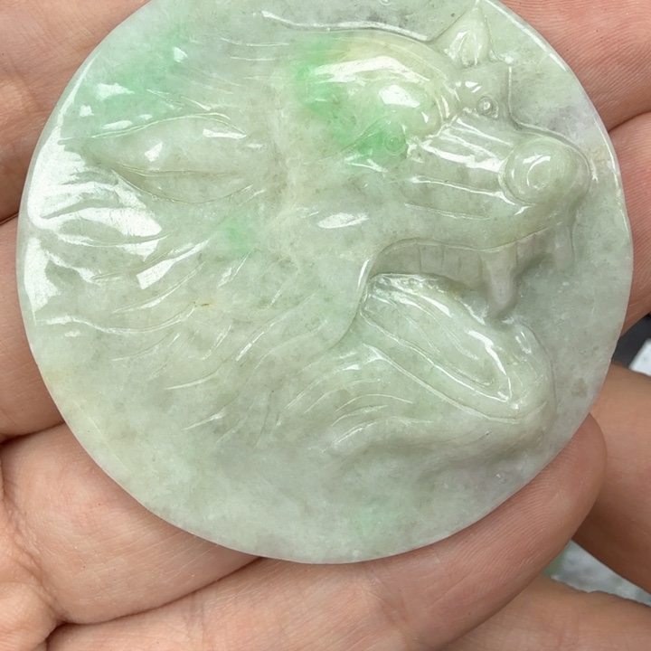 翡翠挂件未镶嵌翡翠