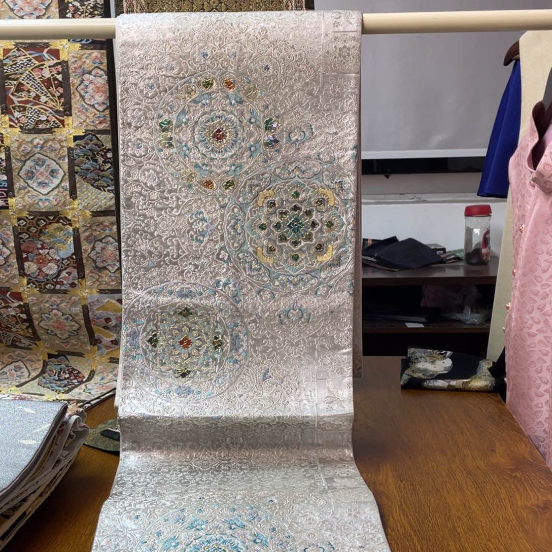 织绣嵌螺钿嵌螺钿