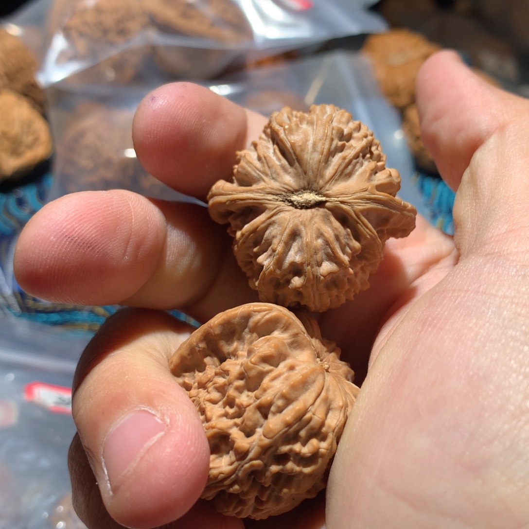 猴头核桃吊坠容*5689999999999