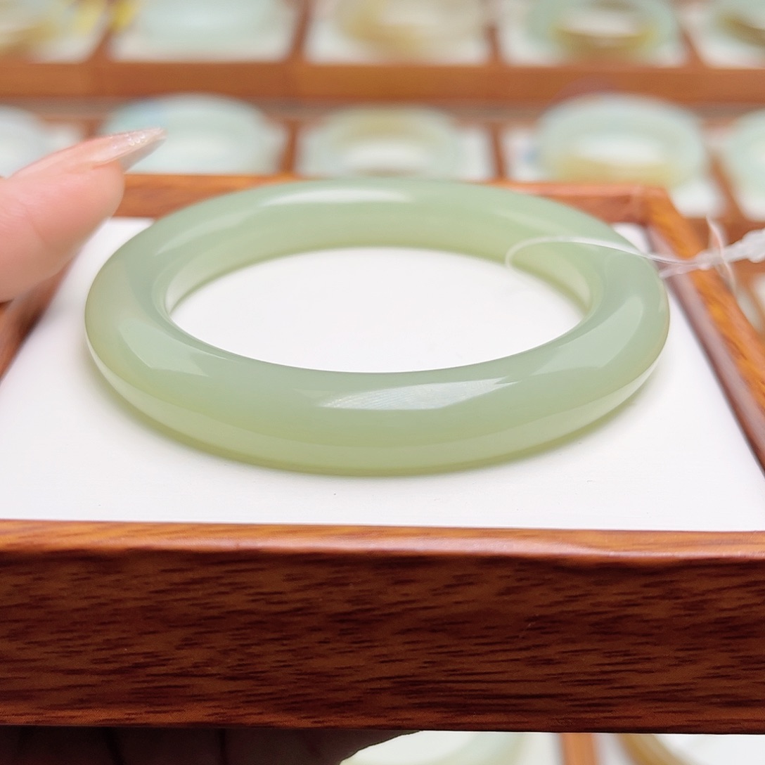 和田玉手镯未镶嵌53.6