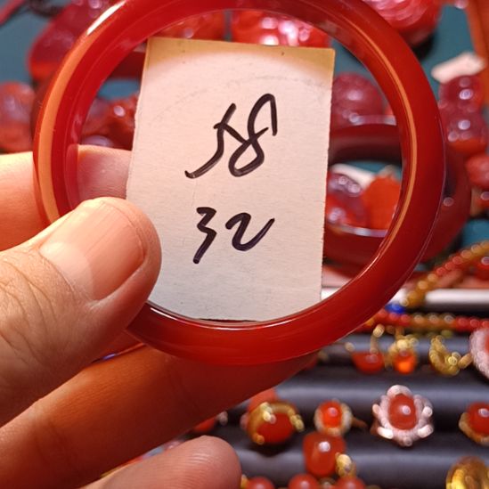 玛瑙/玉髓手镯未镶嵌