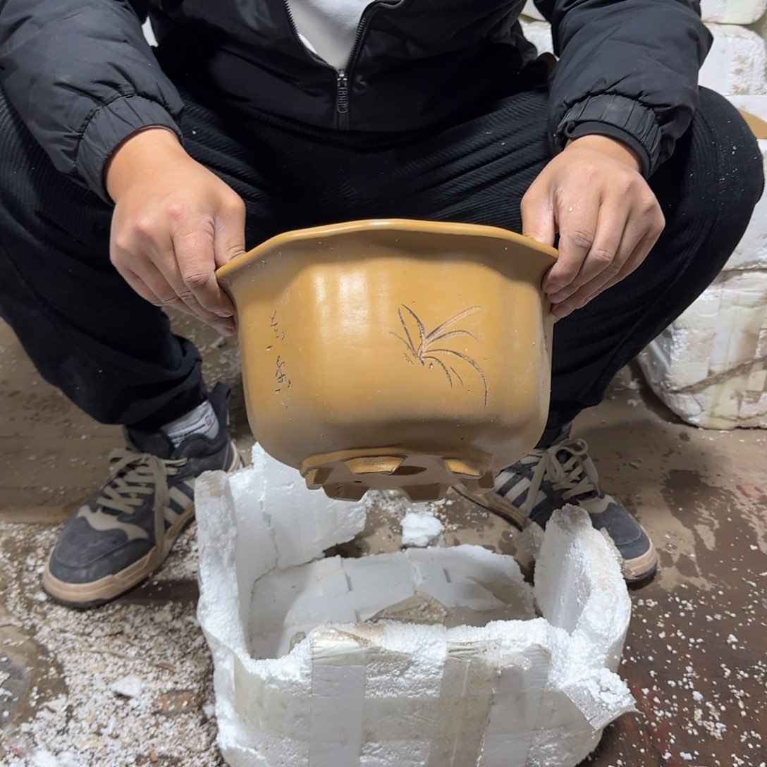 紫砂花盆瑕疵和瑕疵都