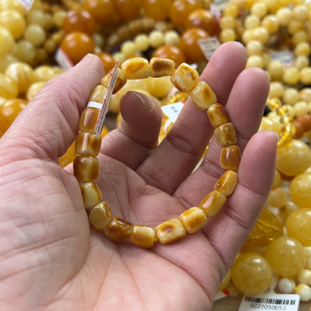 琥珀珠宝奇石未镶嵌