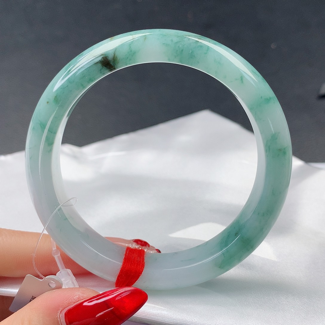 翡翠手镯未镶嵌80正57