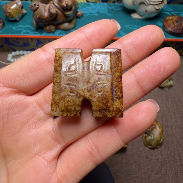 煜***山和田玉（糖玉）未镶嵌颈饰