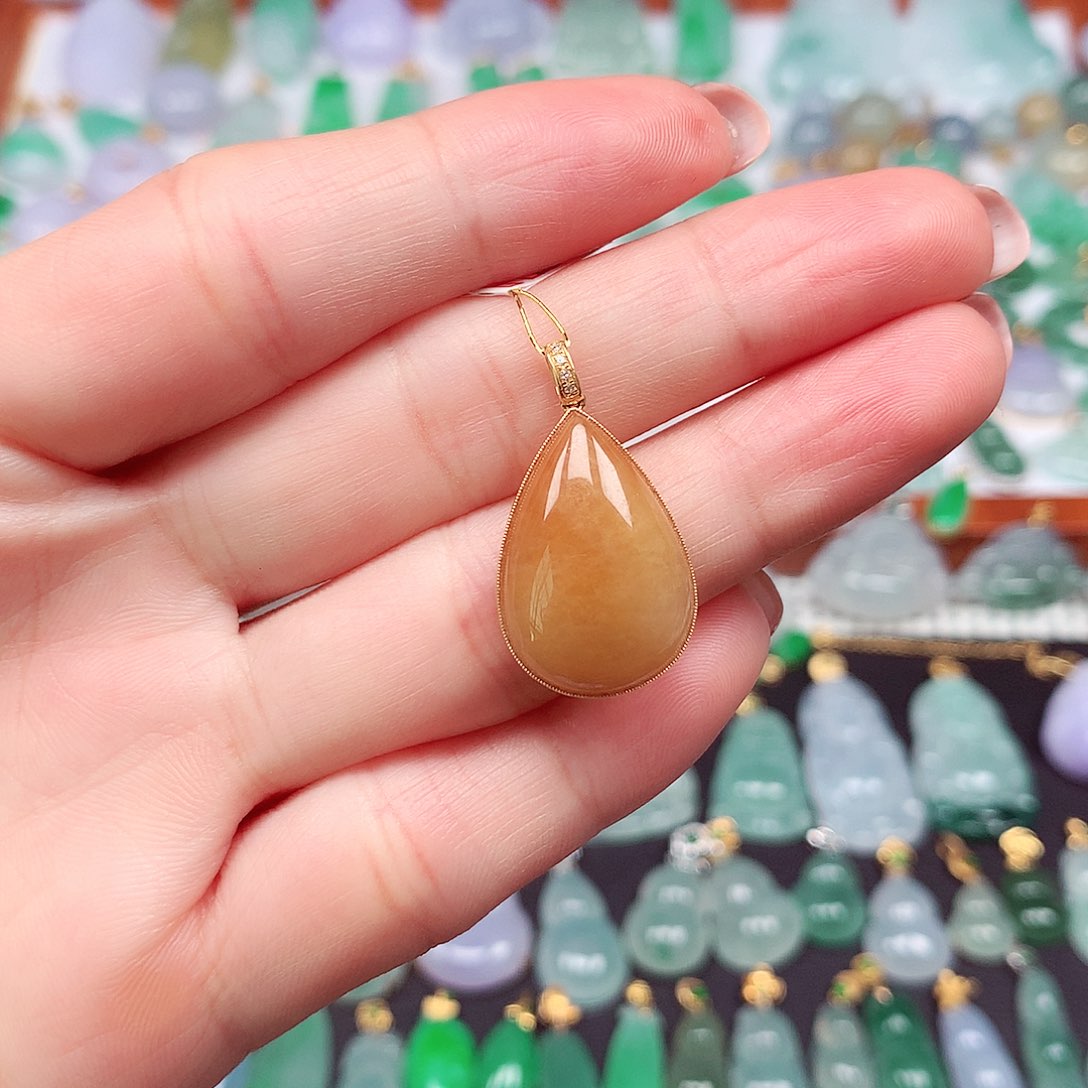 翡翠颈饰18K金镶嵌天然翡翠A货