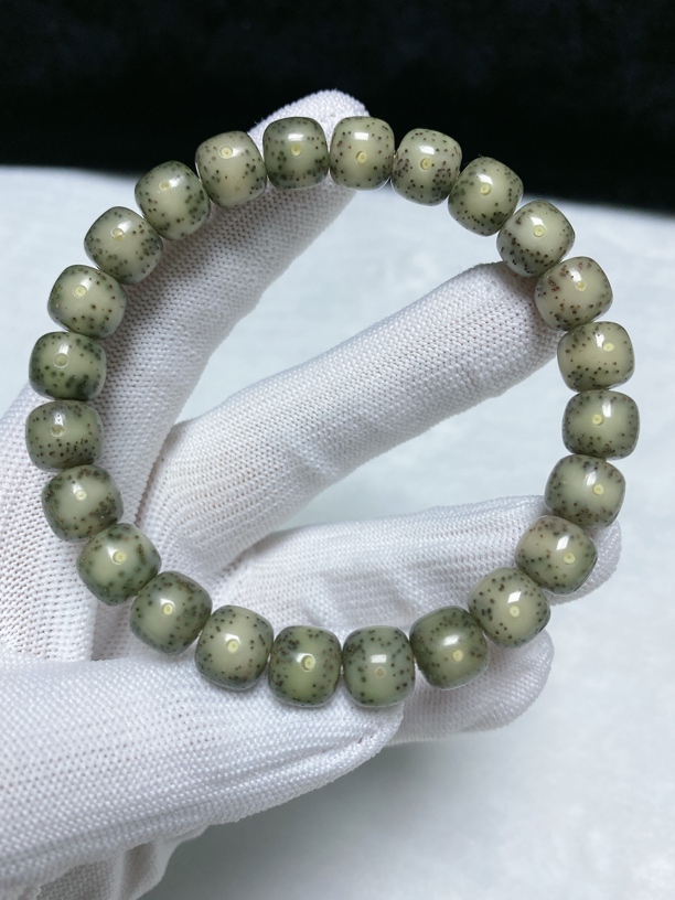 海南料原生态石玉料9.5糯冰绿冰月朗星稀双留白老邢星月菩提