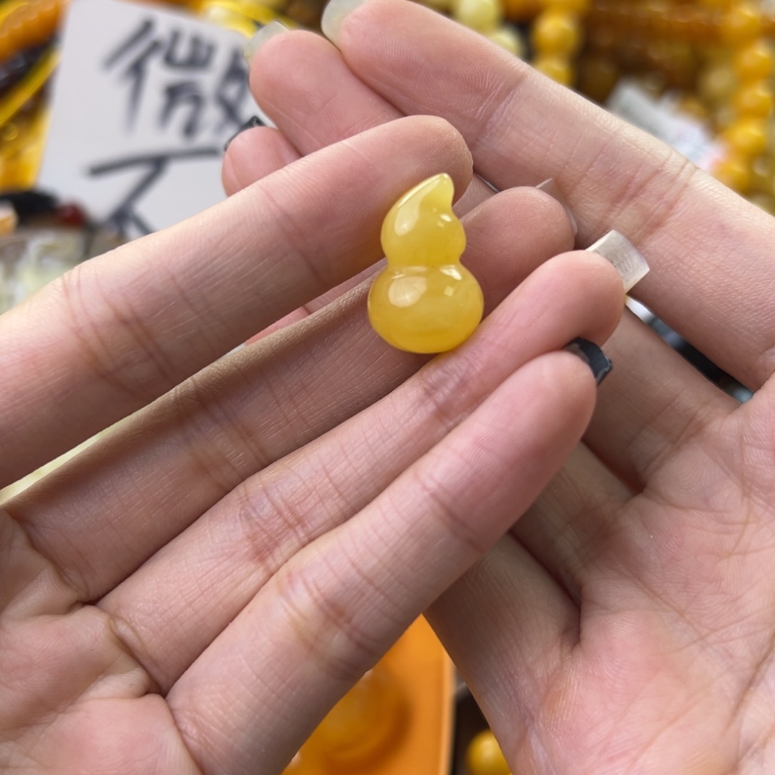 琥珀珠宝奇石未镶嵌