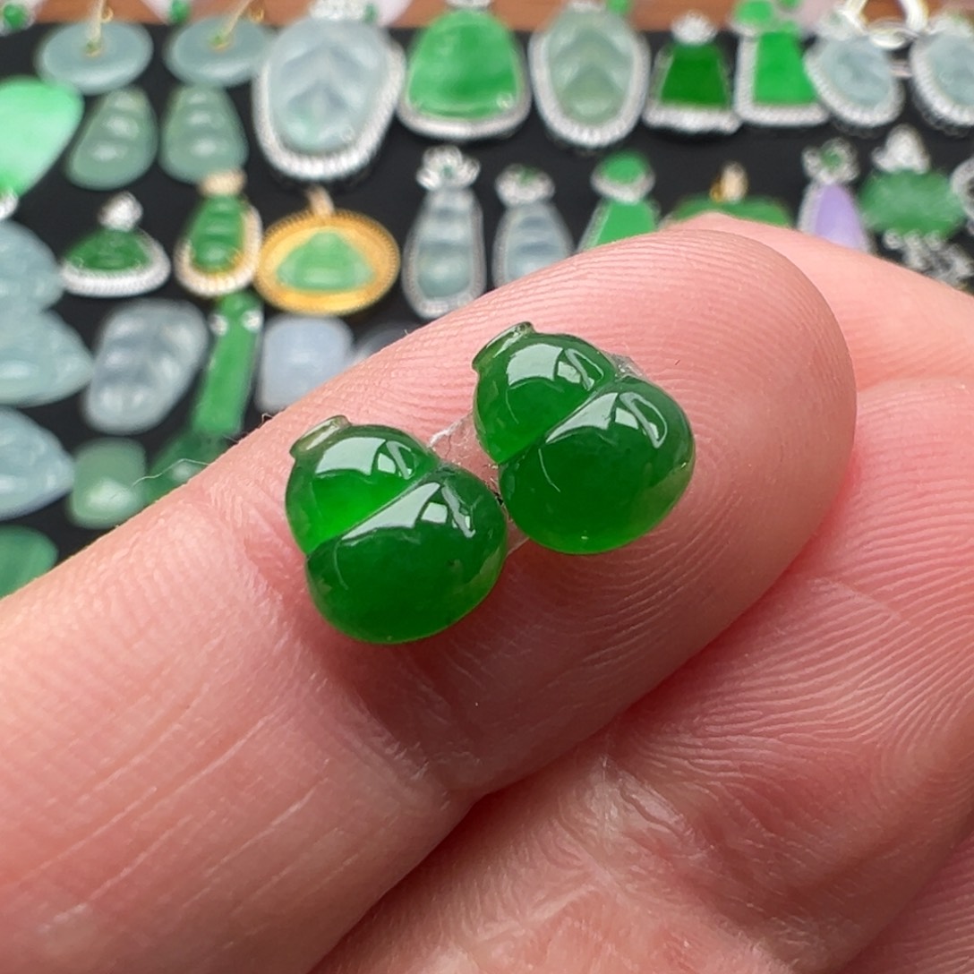 翡翠颈饰未镶嵌葫芦7.7