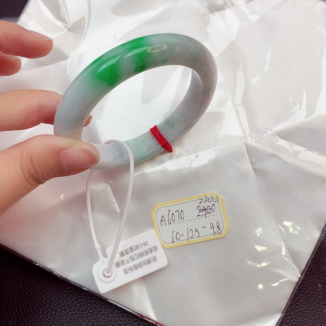 翡翠未镶嵌手镯缅甸翡翠