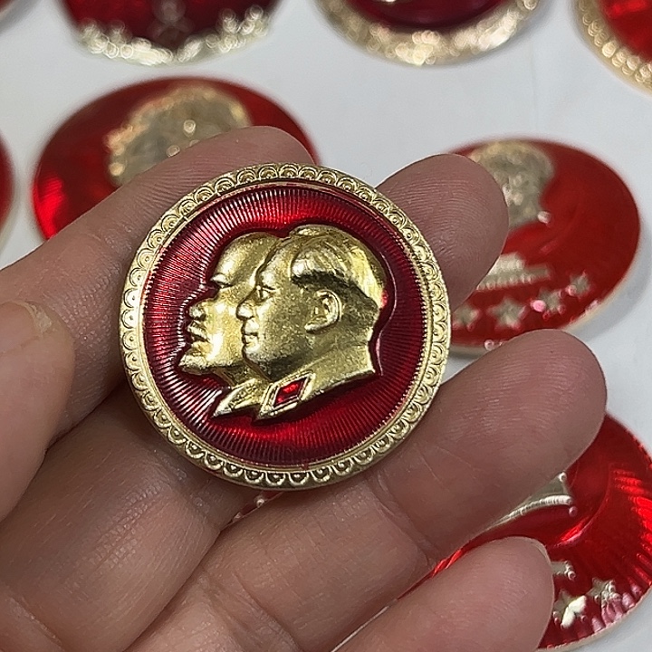 鹏***其他普通金属纪念章