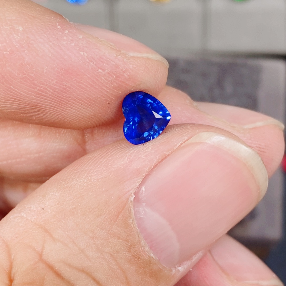 蓝宝石裸石未镶嵌无****城1.08ct 蓝宝石