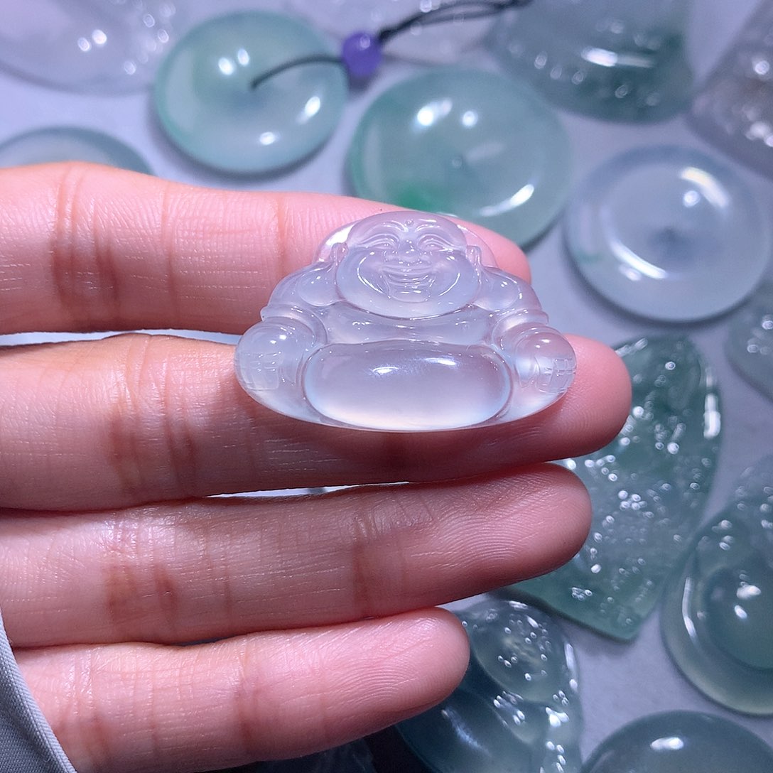 【闪购商品】翡翠颈饰未镶嵌佛