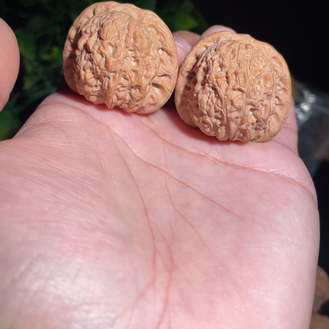 阿***阿吊坠文玩核桃36血麒麟