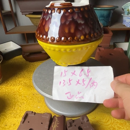 宜兴紫砂花盆里二个