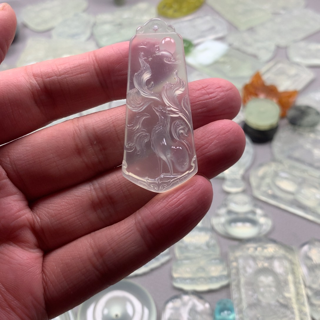 蛇纹石玉颈饰未镶嵌