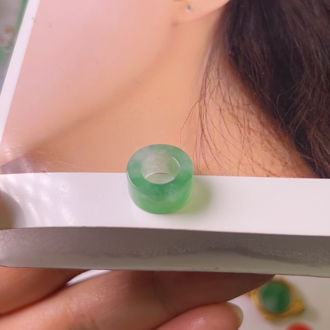 翡翠颈饰未镶嵌猫*路路通