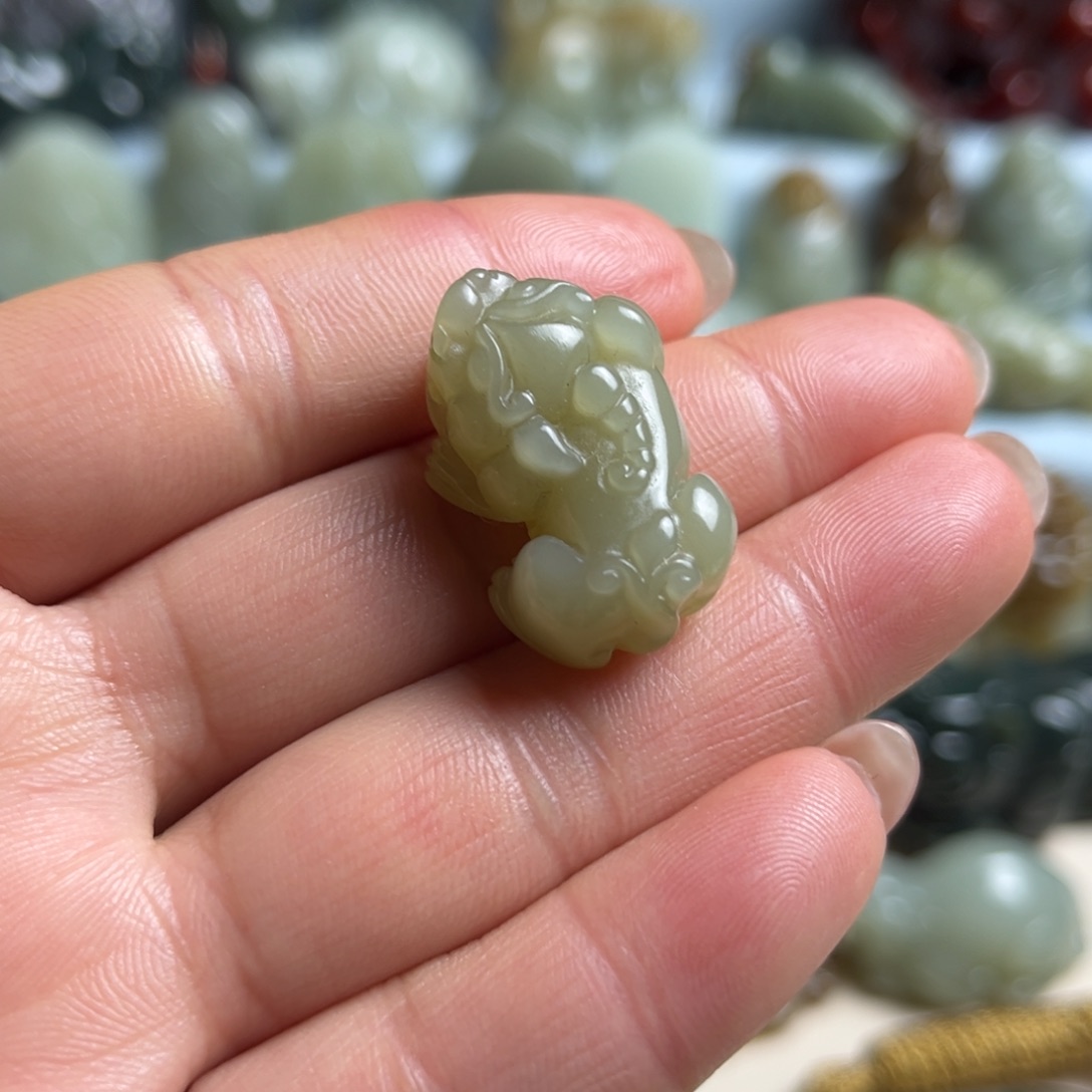 和田玉未镶嵌挂件