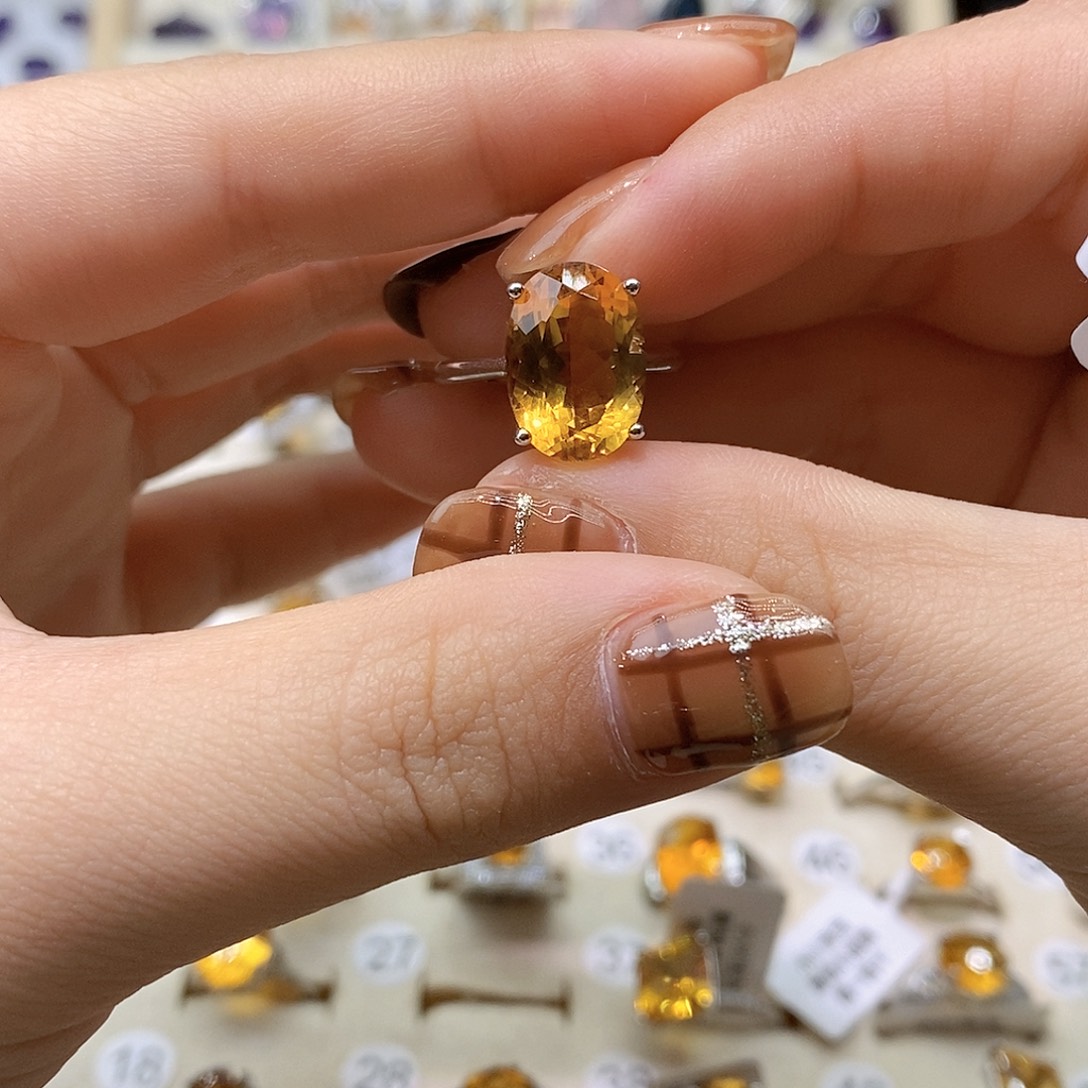 粑***柑戒指银S925镶嵌水晶纯天然黄水晶戒指J