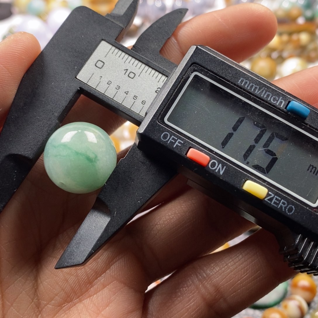 翡翠手链未镶嵌珠子