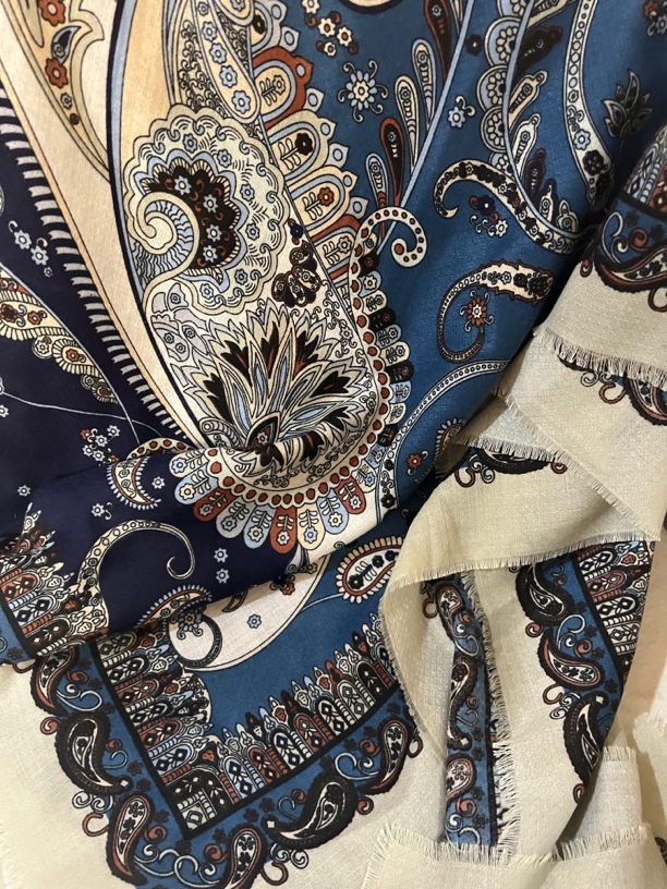 【丰采蓝拼色腰果】130手撕睫毛大方巾围巾